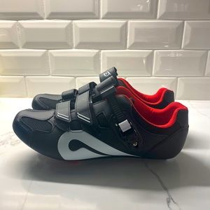 Authentic New Pelaton Men’s Clip In Bike Shoes